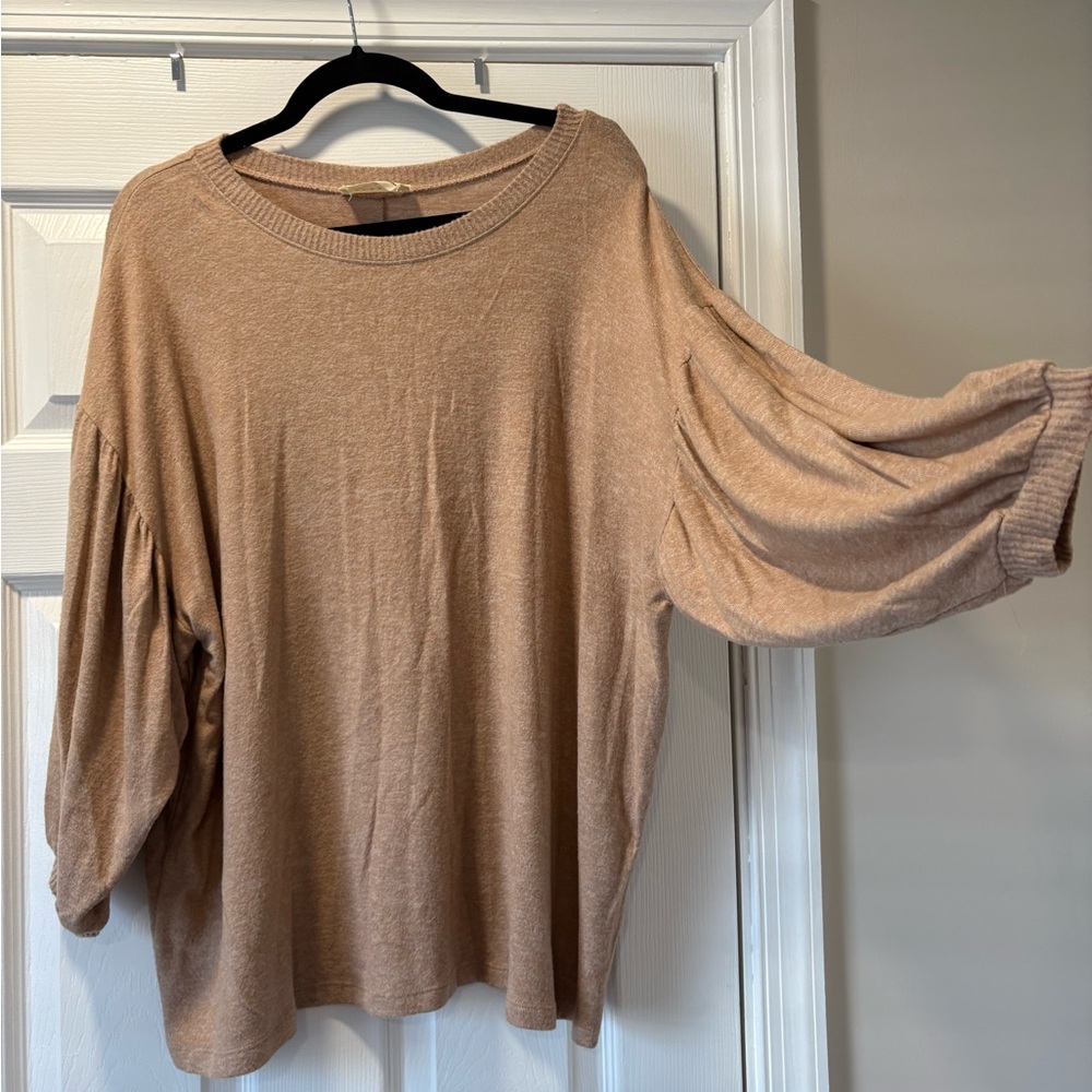 Tan Relaxed Ruched Blouse with 3/4 Sleeves